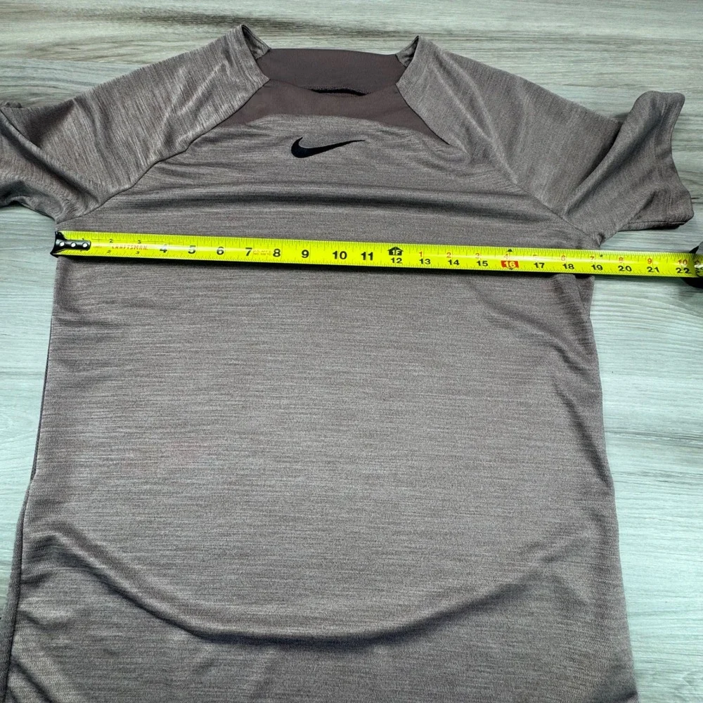 Nike Dri-FIT Mens Training‎ Shirt Mauve Brown Space Dye DQ5053-291 Size M